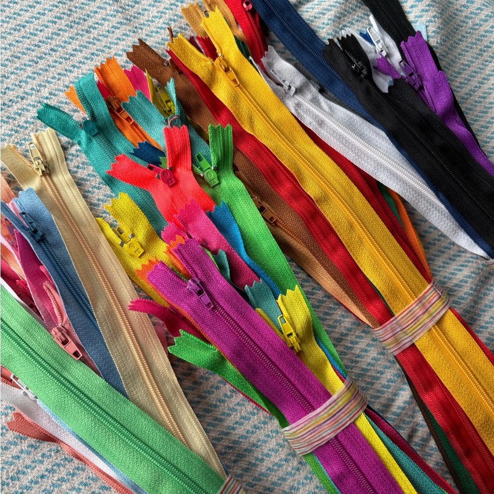 Zipper Bundle! Over 80 colourful zippers